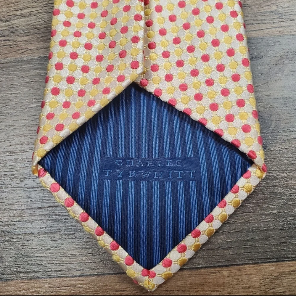 Charles Tyrwhitt Silk Tie - Picture 5 of 6